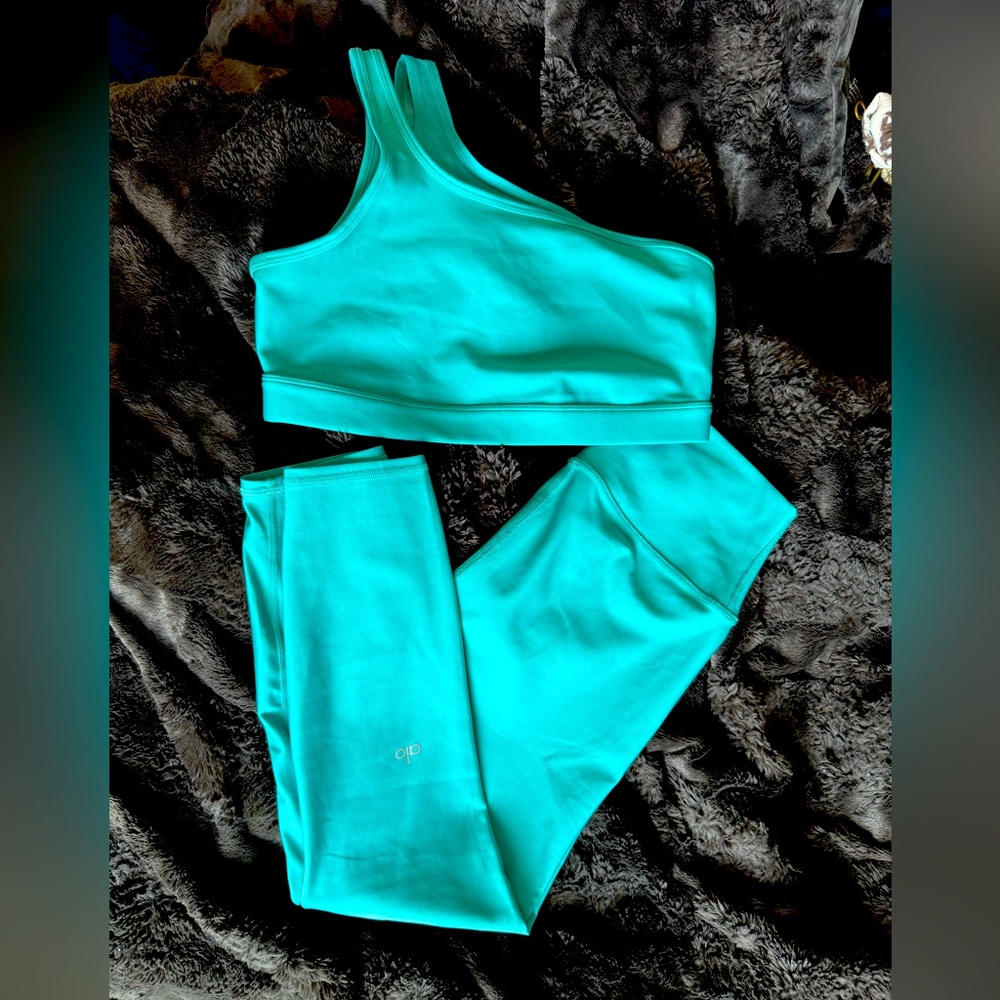 Alo Yoga Set, Large